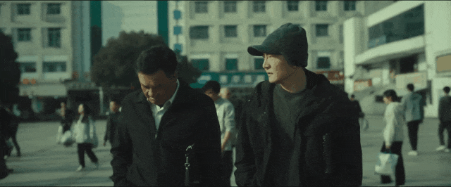 郭京飞演的警察，连“单眼皮抽动”的细节都演绎了，角色塑造到位