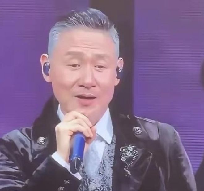 张学友太拼了！巡演再次累倒已请4次病假，曾被质疑忙于赚钱还债