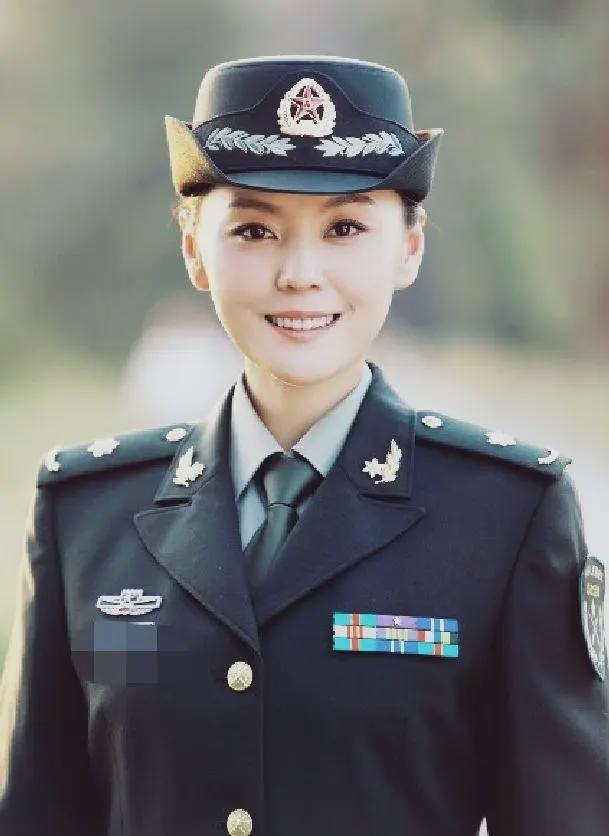 48岁知名女演员首度公开私生活，老公优秀会做家务，却选择不生娃