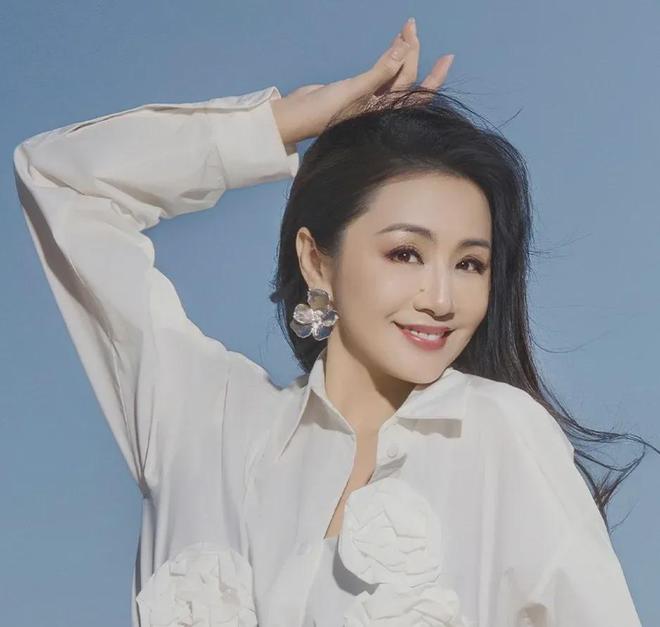 《乘风》太多宝藏姐姐！李嘉琦轻松飙高音，李晟开口跪梦回小燕子
