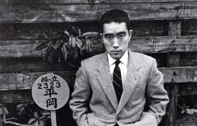 通过他的死，了解日本人