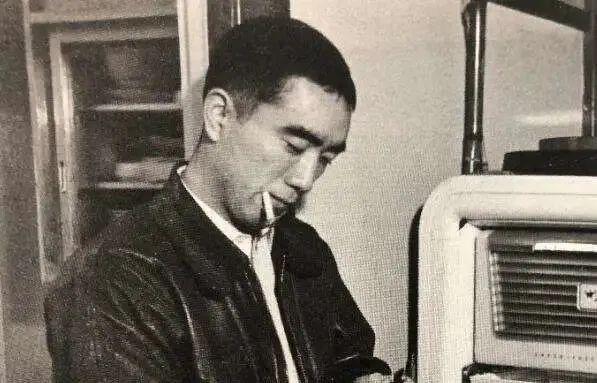通过他的死，了解日本人