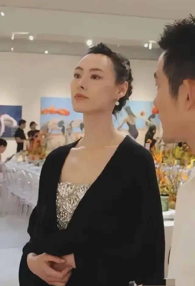 大儿子16岁，二儿子15岁，小儿子15岁，才36岁的她美的让人羡慕！