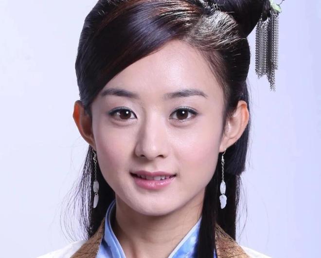 大批明星定妆生图曝光，黑眼圈痘印粉刺一览无余，这才叫真实！