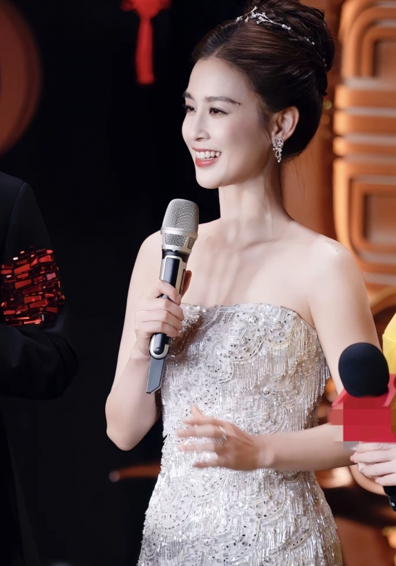 黄圣依与妈妈相处模式好窒息