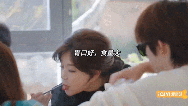 74岁刘晓庆被曝“丑闻”上热搜！照片流出震惊网友：这是画皮，还是妖怪？
