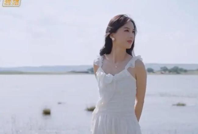黄圣依离婚后面相变了？被婚姻耽误的玉女，10个角色勾勒神仙颜值 过期罐头引发热议