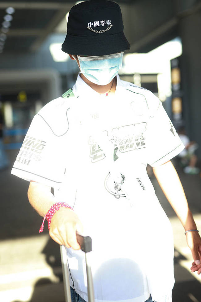 丁真爆改十八铜人 挑战与争议并存