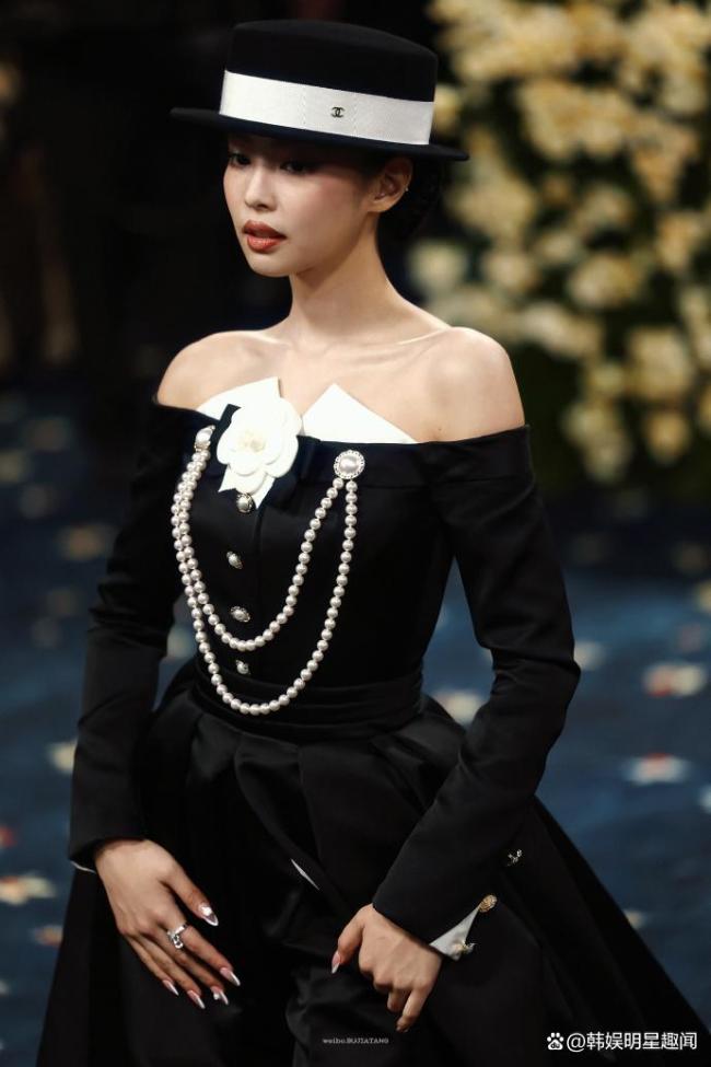 Jennie连续三年亮相MetGala 展现独特魅力获盛赞