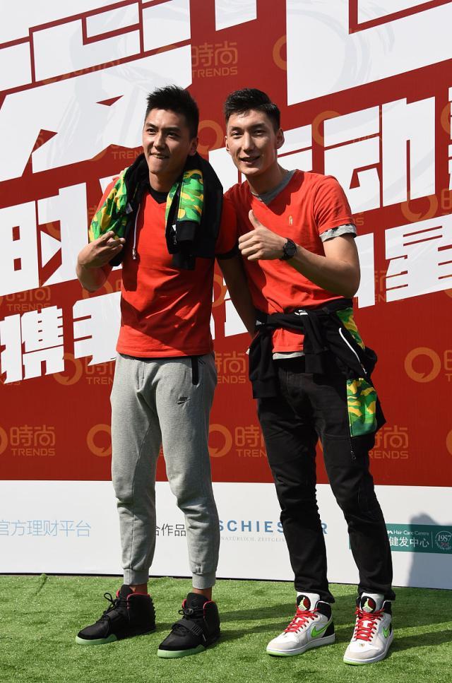 郑恺当初选角一致同意李昀锐 网球互动引关注