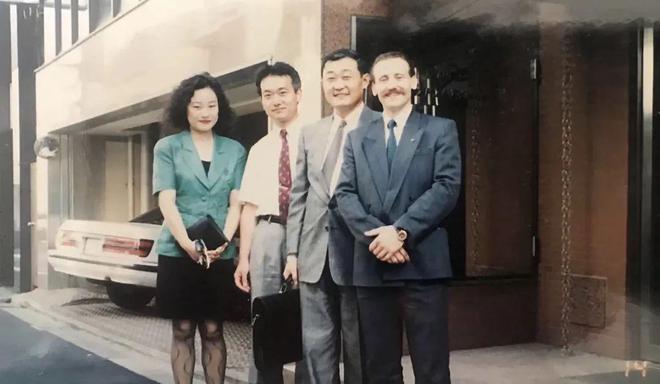 人物||亚裔脱口秀顶流“吉米啊”，背后的老上海家族往事