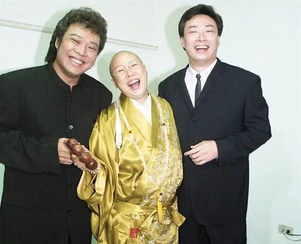 艳星出家，她活成红尘尼姑