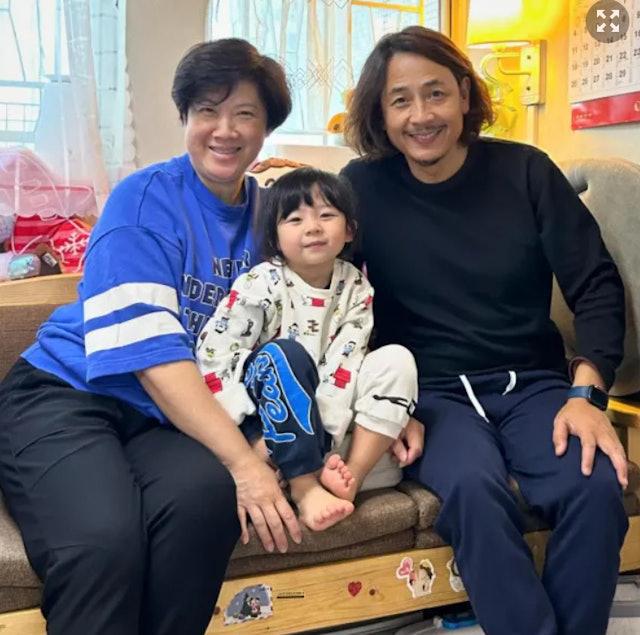 58岁女星怀二胎，患上妊娠毒血症，医生告知她有中风的危险