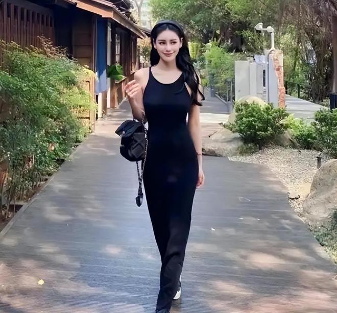 汪小菲婚礼在即，台媒曝光马筱梅20岁写真照片，前夫也喊话助攻