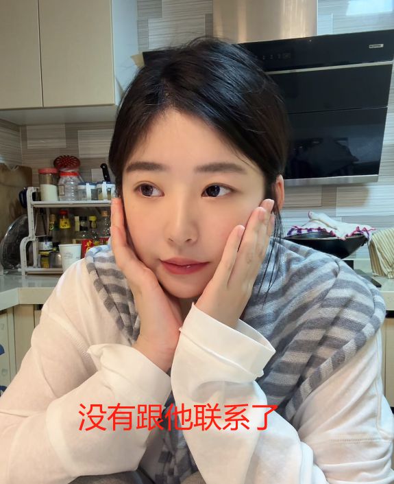 黄一鸣终于崩溃！被亲妈逼着向王思聪要钱，彻底走上了吴绮莉老路