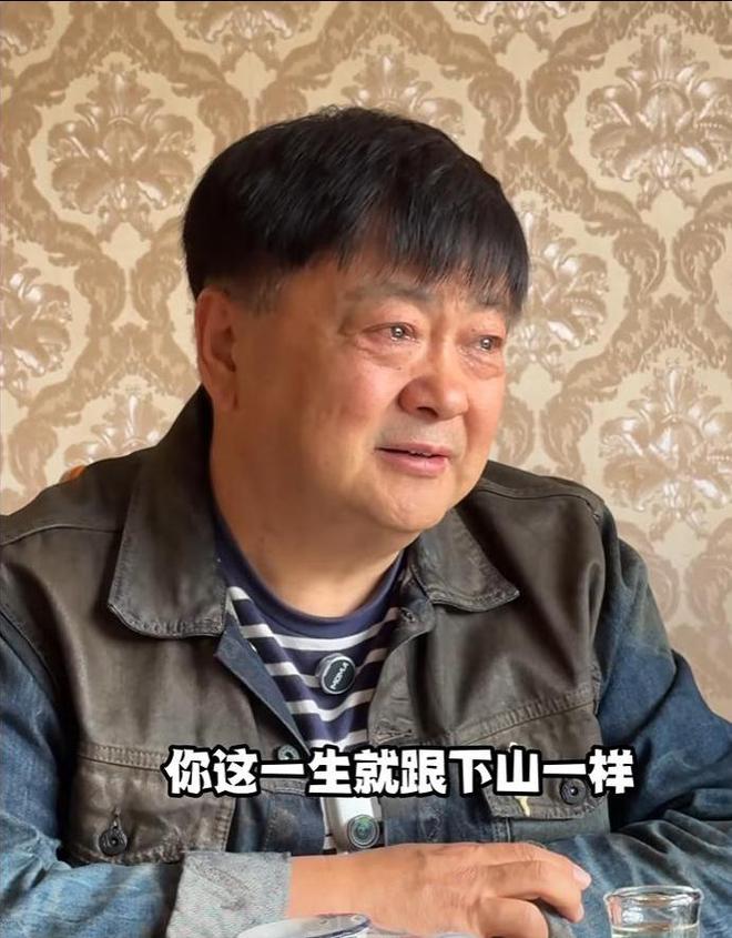 李彬近况：眼睛浮肿，头发白了，样貌大变，与洪剑涛聚餐哭成泪人