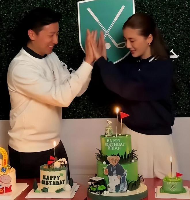 吴千语施伯雄首次以夫妻档参加婚礼，吴千语晒幸福甜蜜照