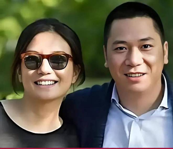 亏2300万也要卖？赵薇黄有龙昔日豪宅出售，背后藏着什么秘密？