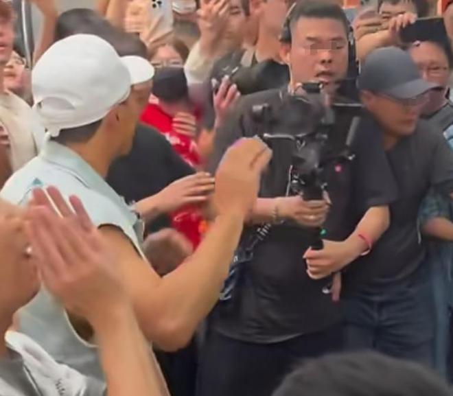 刘畊宏清场风波更多画面曝光，多角度还原真相，店家责任最大