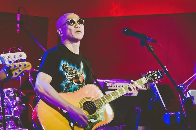 67岁音乐人韩贤光心脏骤停，紧急送医抢救，林志炫发文祈福