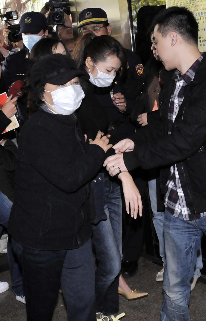 Makiyo重谈12年前打人事件，强调司机不是老实人，晒判决书回击