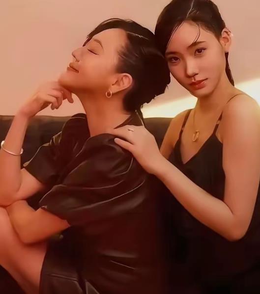 小S二女儿回应是否进演艺圈，不把话说死，但大片和广告没少拍