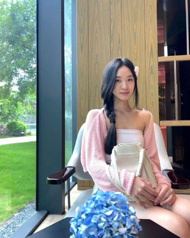 小S二女儿回应是否进演艺圈，不把话说死，但大片和广告没少拍