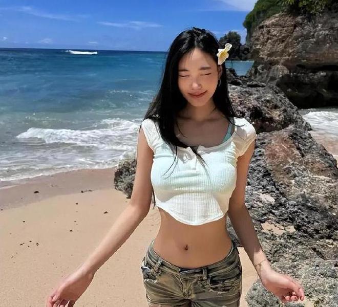 小S二女儿回应是否进演艺圈，不把话说死，但大片和广告没少拍