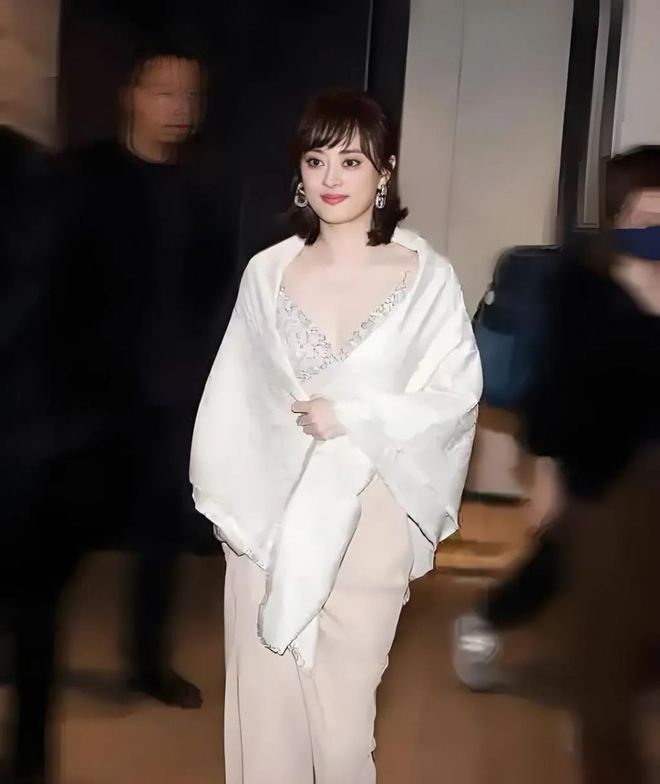 从甄嬛到菜园主妇，她凭什么活成娱乐圈“人间清醒”天花板？