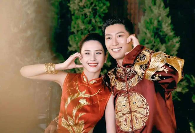破案了！窦骁没去香港给何超莲庆生和婚变无关，和张艺谋有关