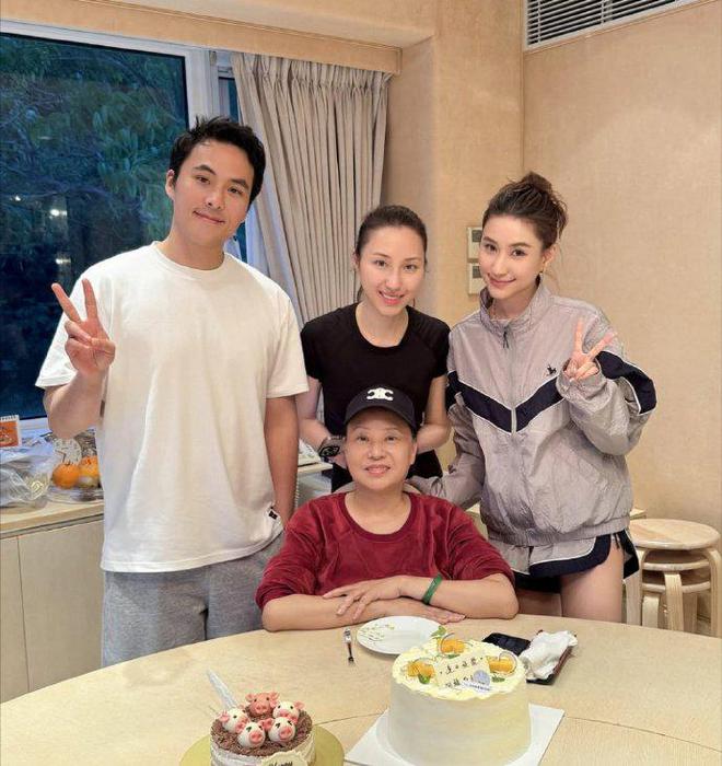 没离婚！窦骁卡点为何超莲庆生，夫妻共同经营高端餐饮拼事业
