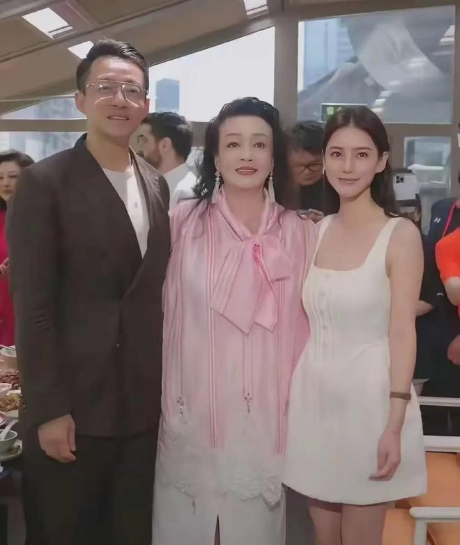 汪小菲回应S妈抱怨，直言孩子还在台北读书，大S遗产自己无权分配