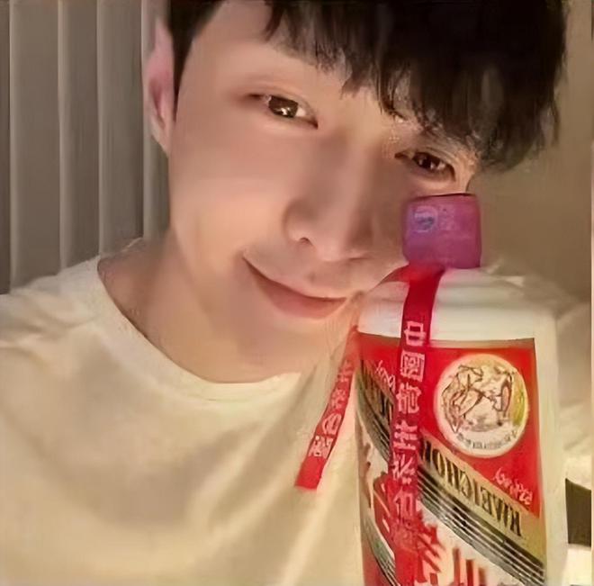 难逃真香定律！张艺兴代言茅台被骂，第二天股票大涨口碑逆转