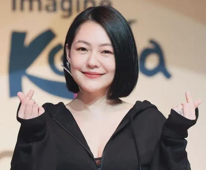 太唏嘘！大S留给女儿珠宝被搬走，小s联合众星掩盖热度，难上热搜
