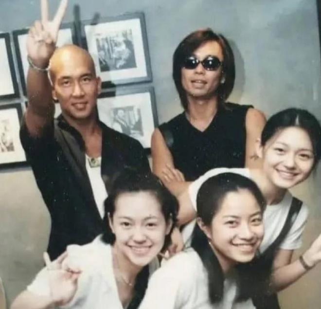 大S百日祭风波：汪小菲停贷豪宅，小S发文悼念，S妈拒过母亲节