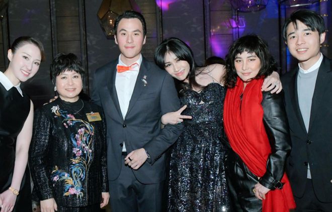 何超莲评论区沦陷！网友吐槽赌王三房排外，过生日都不带女婿儿媳