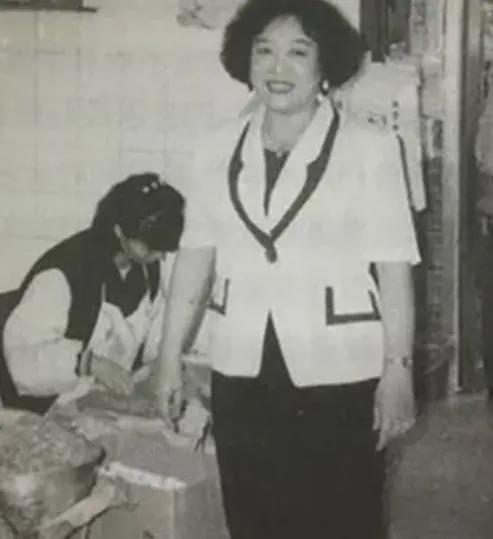 水饺皇后：从青岛到香港，一碗水饺煮沸的传奇人生