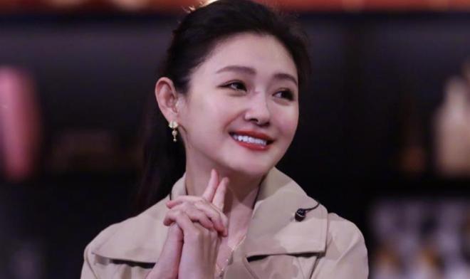 小S发长文缅怀姐姐大S，疑似晒大S临终握手照，喊话自己要振作