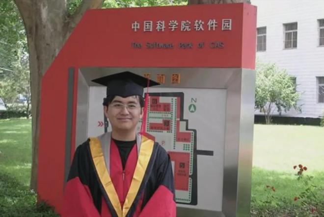 还记得被“禁止整容”的小芈月吗？2岁出道年入百万，当红时退圈，如今15岁的她怎样了？