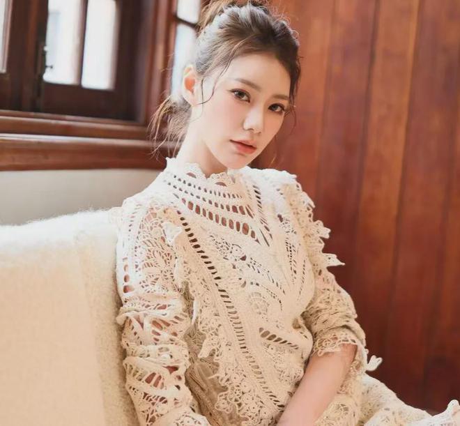 汪小菲力挺妻子，赞她对孩子视如己出，前夫酒后骚扰女性截图曝光