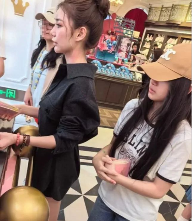 汪小菲力挺妻子，赞她对孩子视如己出，前夫酒后骚扰女性截图曝光