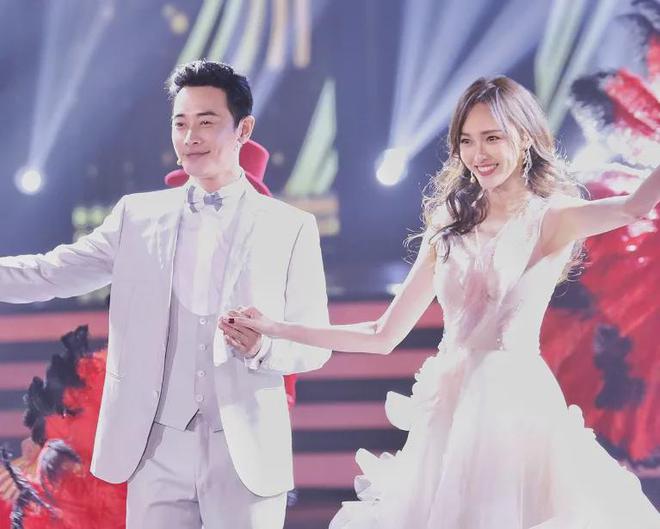 85花遇上母亲节！赵丽颖唐嫣收到外界祝福，杨幂被前公公送上热搜