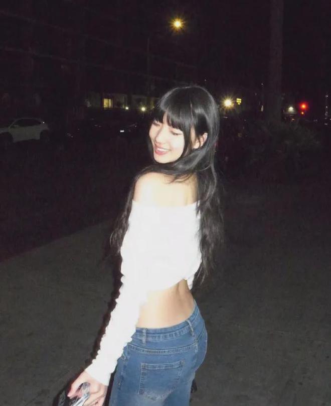 小S二女儿悼念大S翻车！晒自己性感美照，不断模仿大S被吐槽