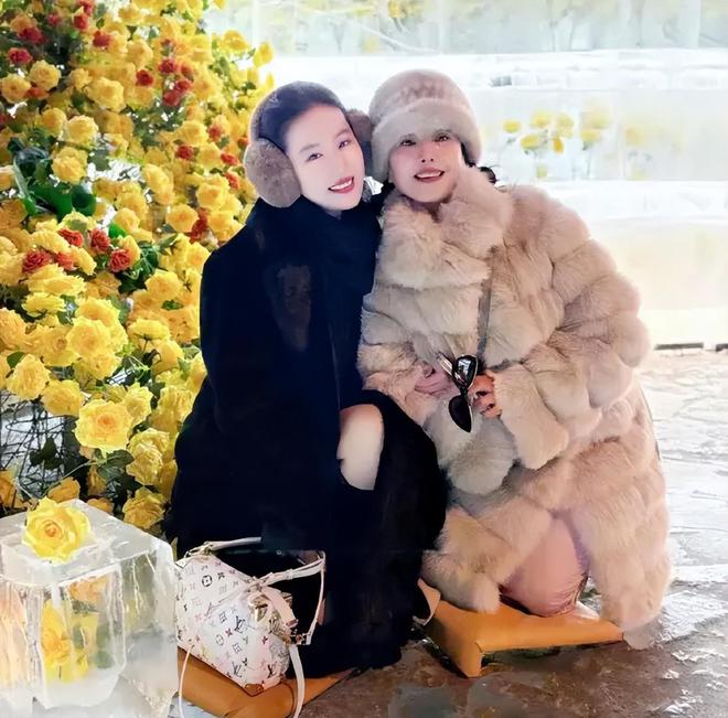 明星花式庆母亲节：钟丽缇携三女拍母女大片，刘亦菲陪妈妈看舞剧