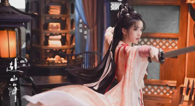 李凯馨涉嫌辱华风波，与成毅大剧《赴山海》陷入的深渊