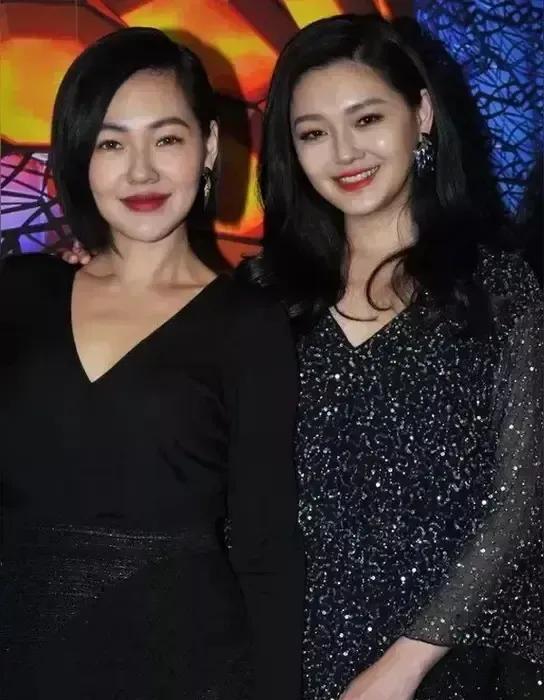 母亲节变心痛节？S家合照藏秘密，小S女儿发长文揭开大S隐藏身份
