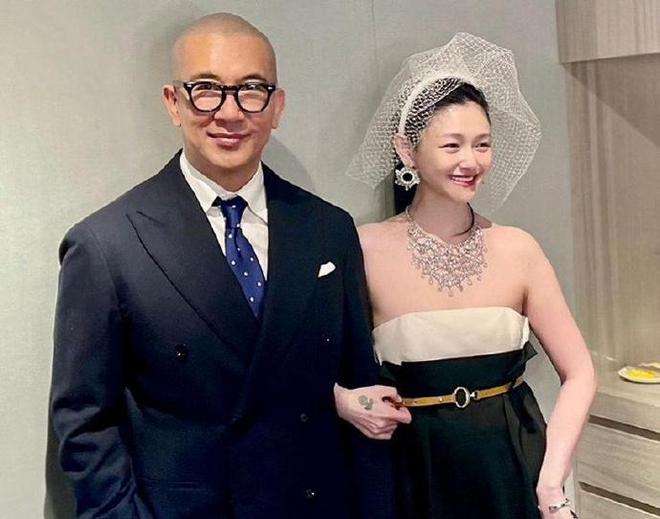 S妈收到大S的母亲节祝福，小S安排同事制作AI影片送给徐妈