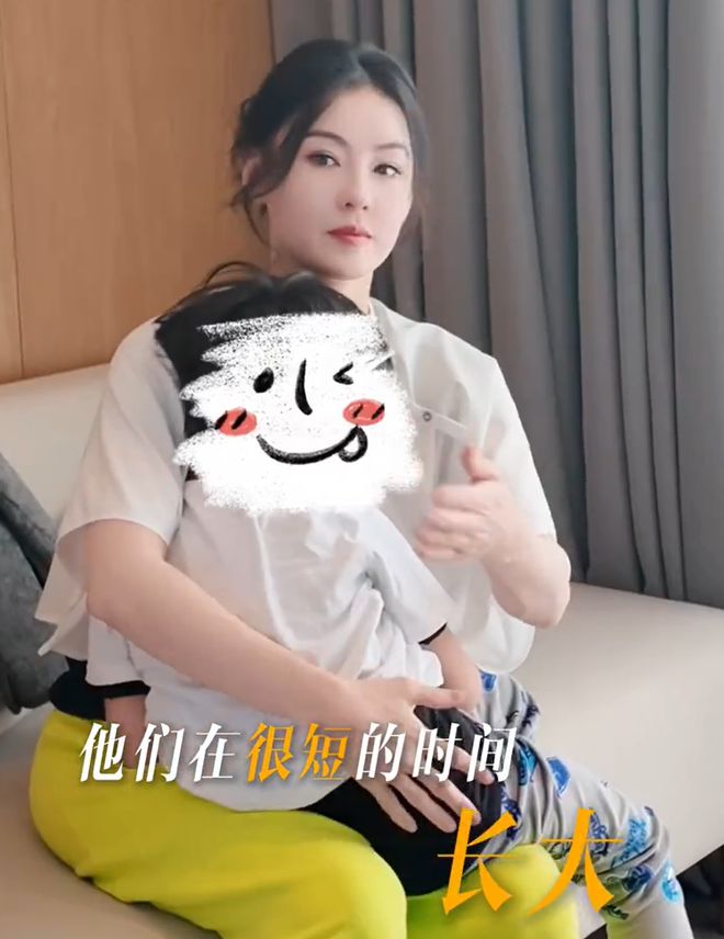 张柏芝看儿子打排球，兄弟俩侧脸和谢霆锋太像，6岁弟弟罕见出现