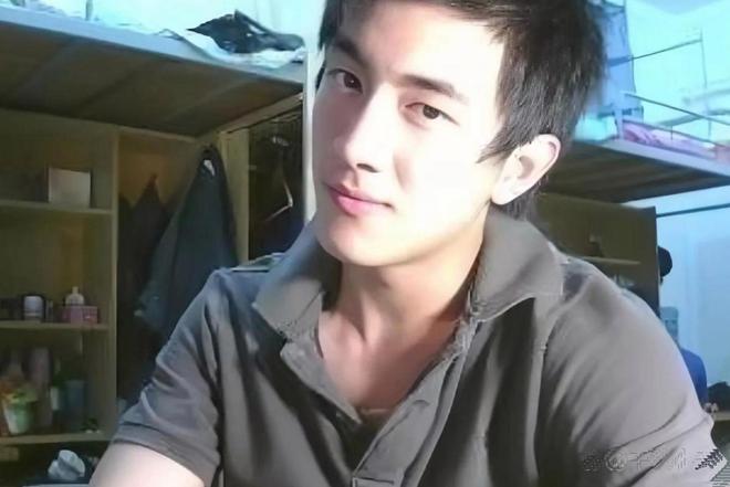 娱乐圈开始卷学历？黄晓明金世佳考上博士，成林更新上戏学弟