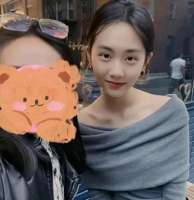 赵丽颖新男友曝光？黄晓明走后门考博士？黄圣依妈妈害女儿？黄多多入圈被吐槽？女爱豆作妖被换下？